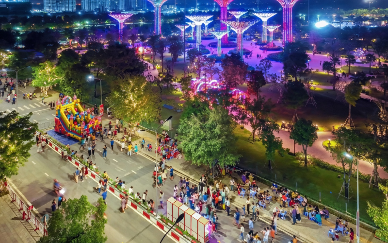 Hoạt động kinh tế đêm tại Vinhomes Grand Park